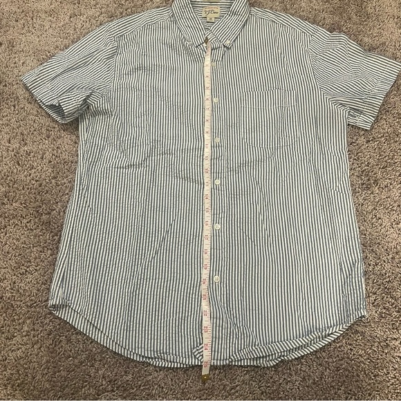 {J.Crew} Men’s Seersucker Short Sleeve Button Down Top - Picture 5 of 7